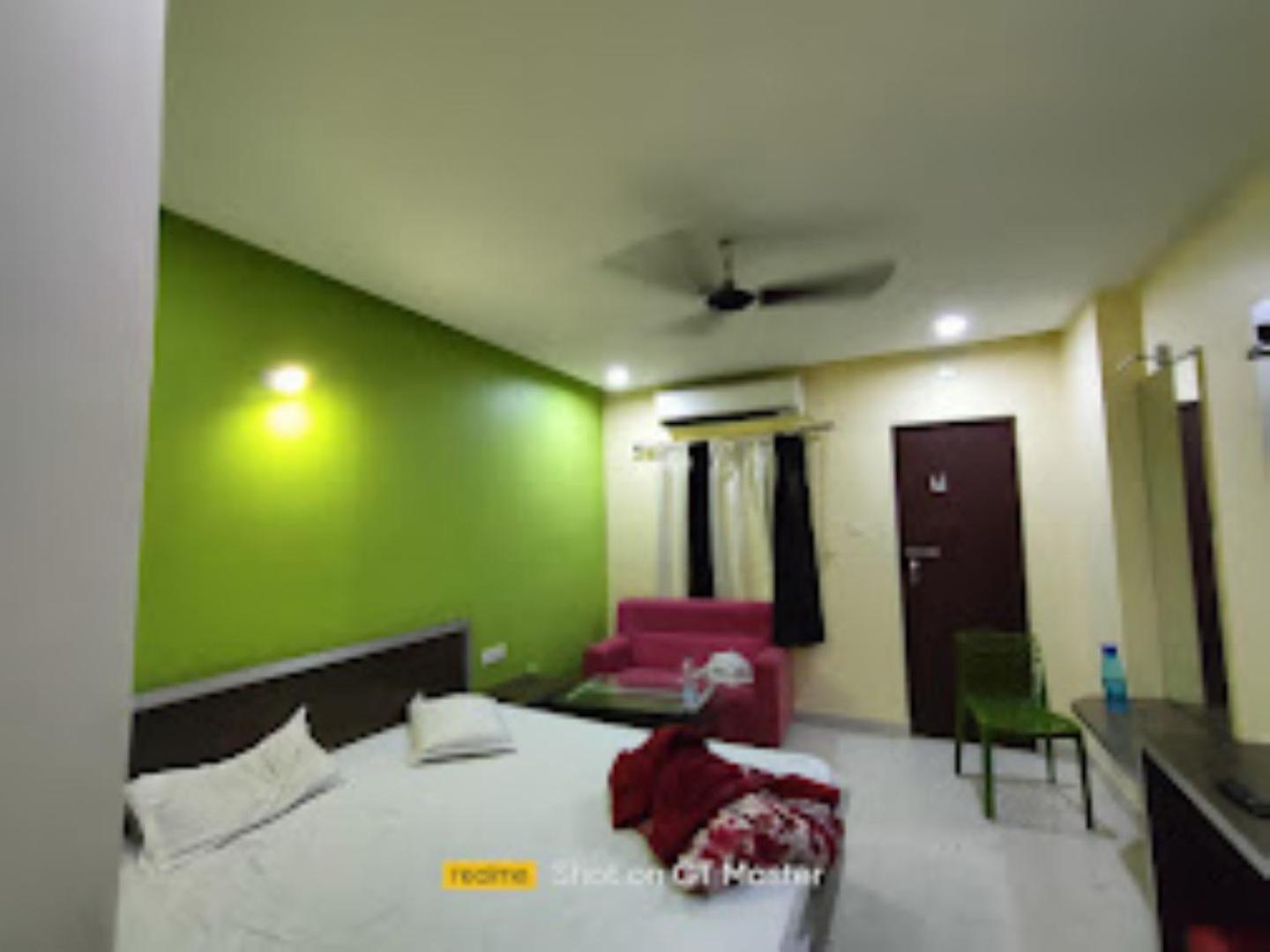 Gadadhar Resort Пури Экстерьер фото